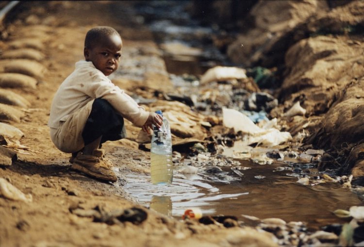 1,1 milijarda ljudi nema pristup pitkoj vodi, a 2,4 milijarde živi bez osnovnih sanitarnih uvjeta