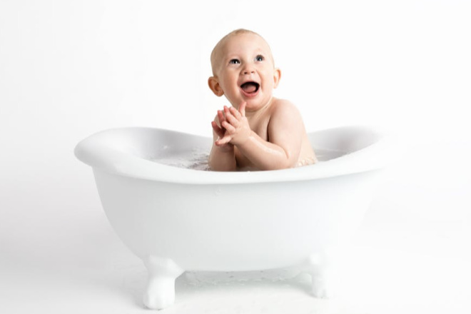 Bebe ne trebaju puno vode za kupanje